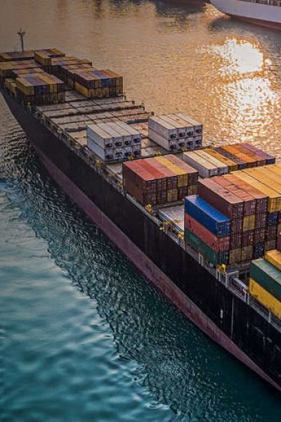 s-l-deep-dive_ocean-shipping_for-design_desktop s-l-deep-dive_ocean-shipping_for-design_desktop